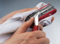 Нож перочинный Victorinox Ecoline 2.2102 для вскрытия часов 84мм 8 функций матовый красный