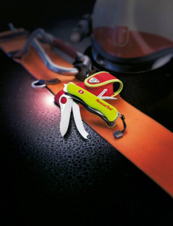 Victorinox Нож для спецслужб с фиксатором лезвия RESCUE KNIFE (с петлей на лезвии)  0.8623.MWN